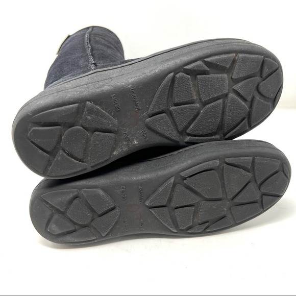 Ugg Aussie Land Black Leather Mid Shaft Cozy Sheep Skin Boots - Picture 4 of 8